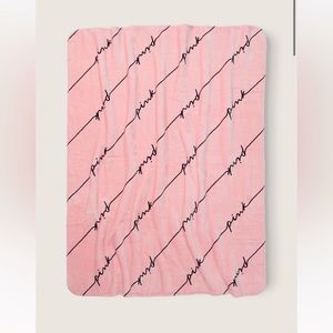 Victoria’s Secret PINK Cozy Plush Sherpa Blanket. NWT